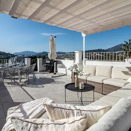 Stunning 2 Bedroom Townhouse With Serene Terrace And Charming Mountain Views Dom wakacyjny
