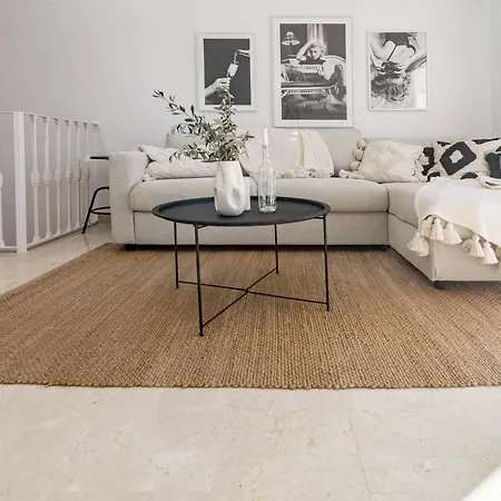 Stunning 2 Bedroom Townhouse With Serene Terrace And Charming Mountain Views 펜션