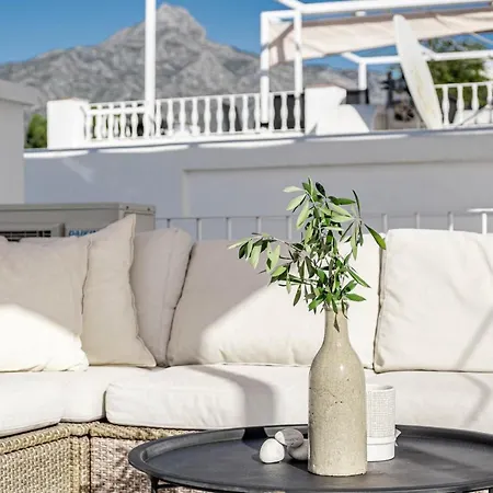 Σπίτι διακοπών Stunning 2 Bedroom Townhouse With Serene Terrace And Charming Mountain Views *