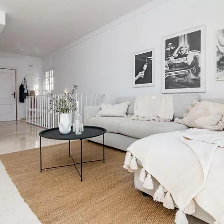 Σπίτι διακοπών Stunning 2 Bedroom Townhouse With Serene Terrace And Charming Mountain Views
